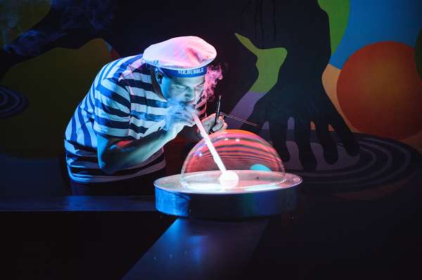 Mr. Bubble pri bublinovej show na firemnej akcii